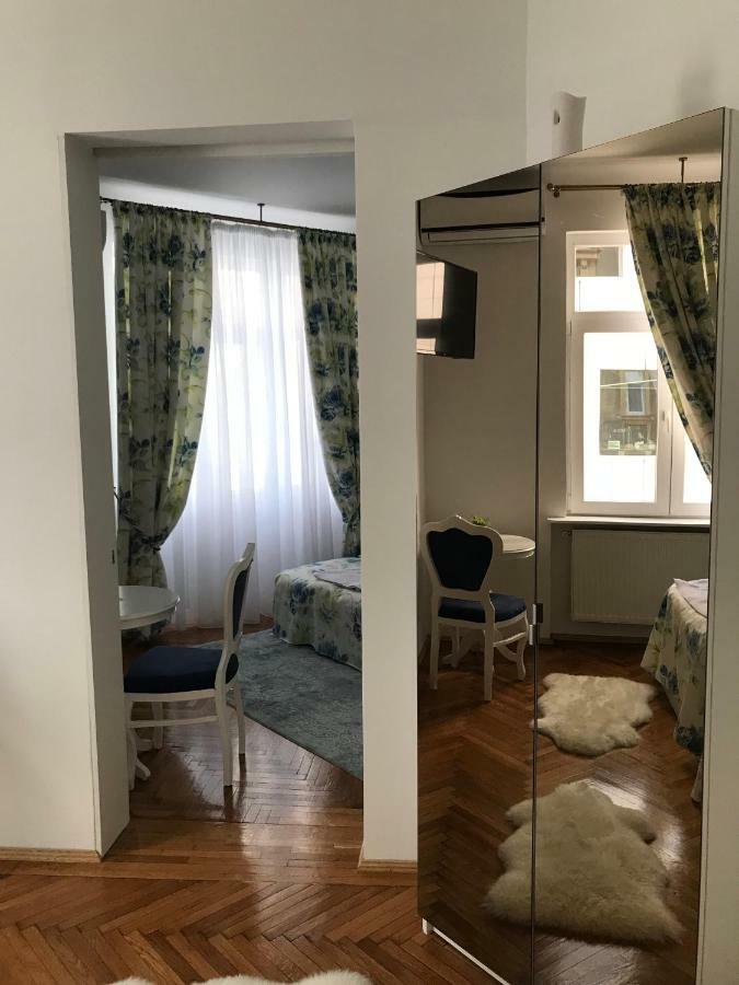 Victoria Luxury Apartment Бухарест Екстер'єр фото