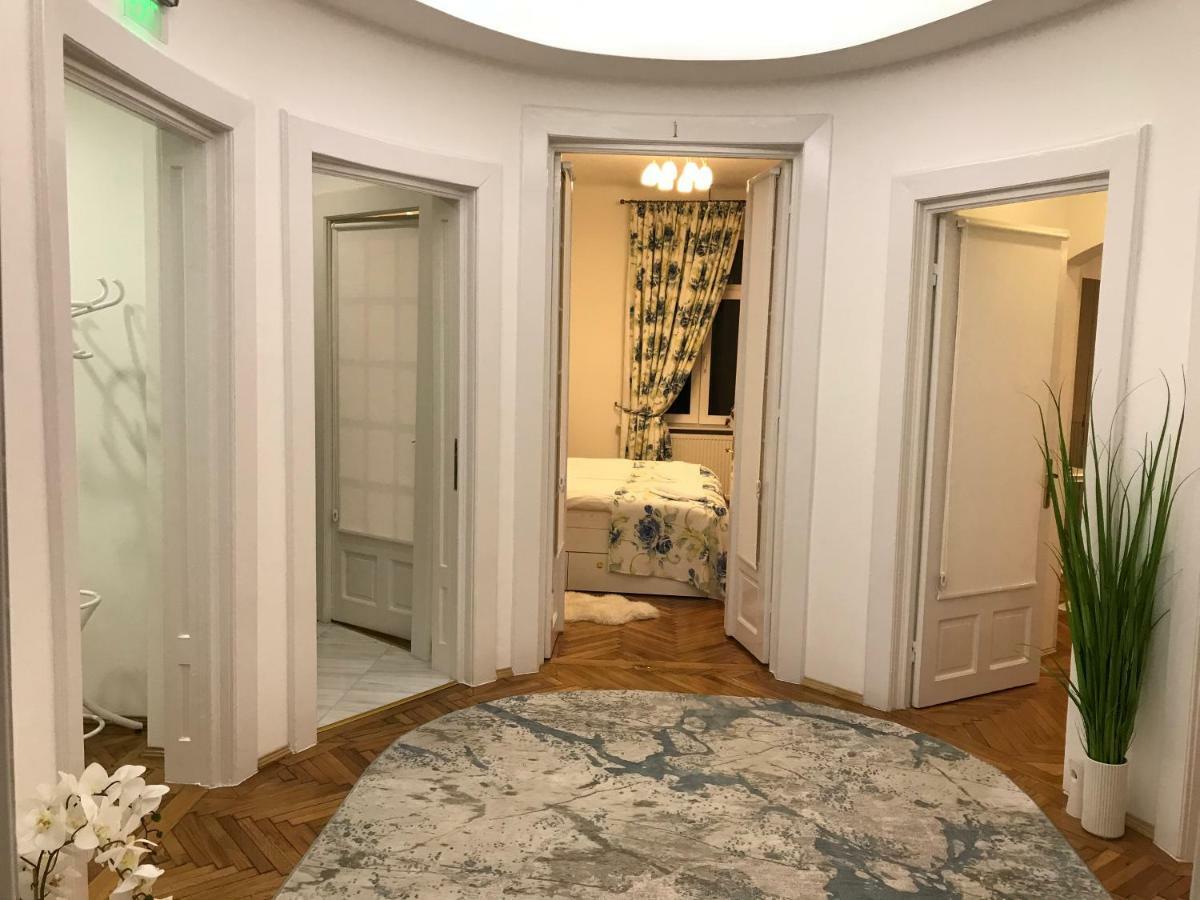 Victoria Luxury Apartment Бухарест Екстер'єр фото