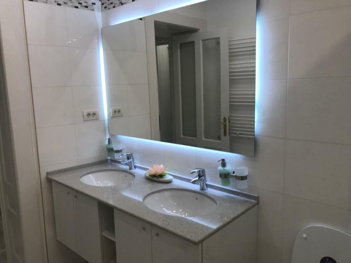 Victoria Luxury Apartment Бухарест Екстер'єр фото
