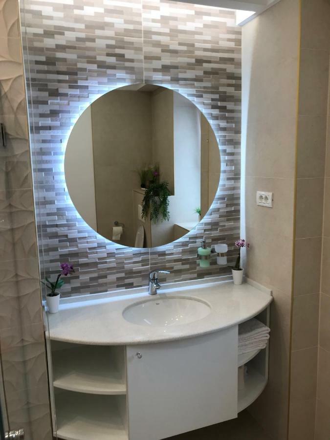 Victoria Luxury Apartment Бухарест Екстер'єр фото